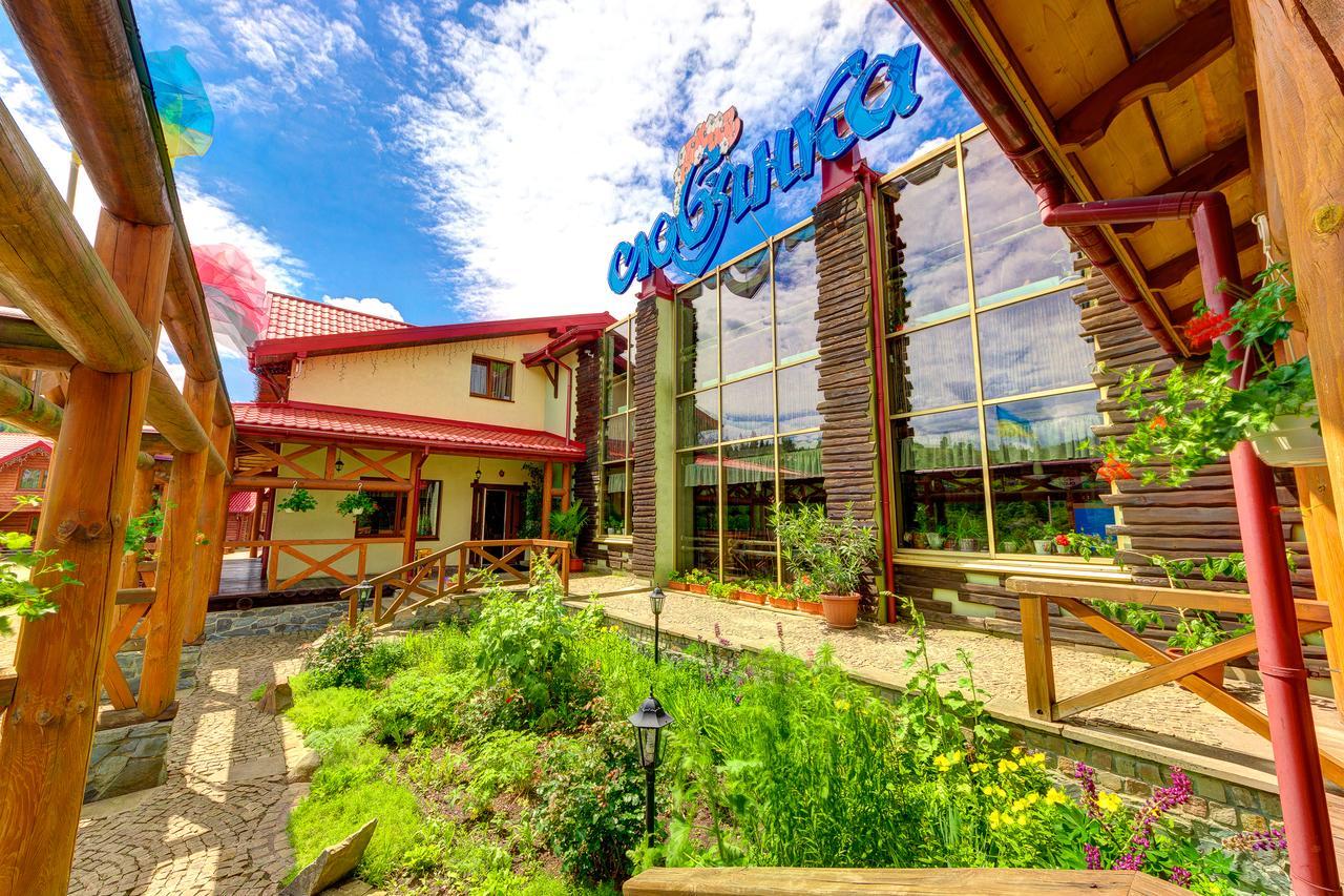 Slovyanka Hotel Slawske Exterior foto